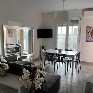 https://appartamento-panoramico-vicino-a-fiere-e-stadio.italymilanhotels.net